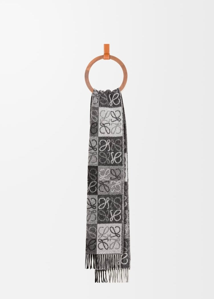 Winniemodo,Winnie modo,Loewe F810487X17,Loewe scarf cashmere,Loewe scarf,Loewe scarf sale,Loewe Anagram scarf,Loewe Anagram s