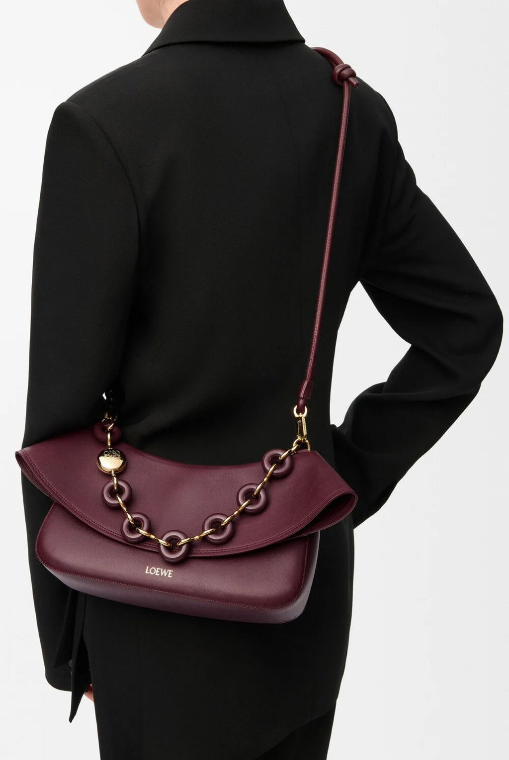 Winniemodo,Winnie modo,Loewe AP22P22X07,Loewe medium ola bag,Loewe bag,Loewe bag sale,Loewe ola bag,Loewe bag burgundy,Loewe