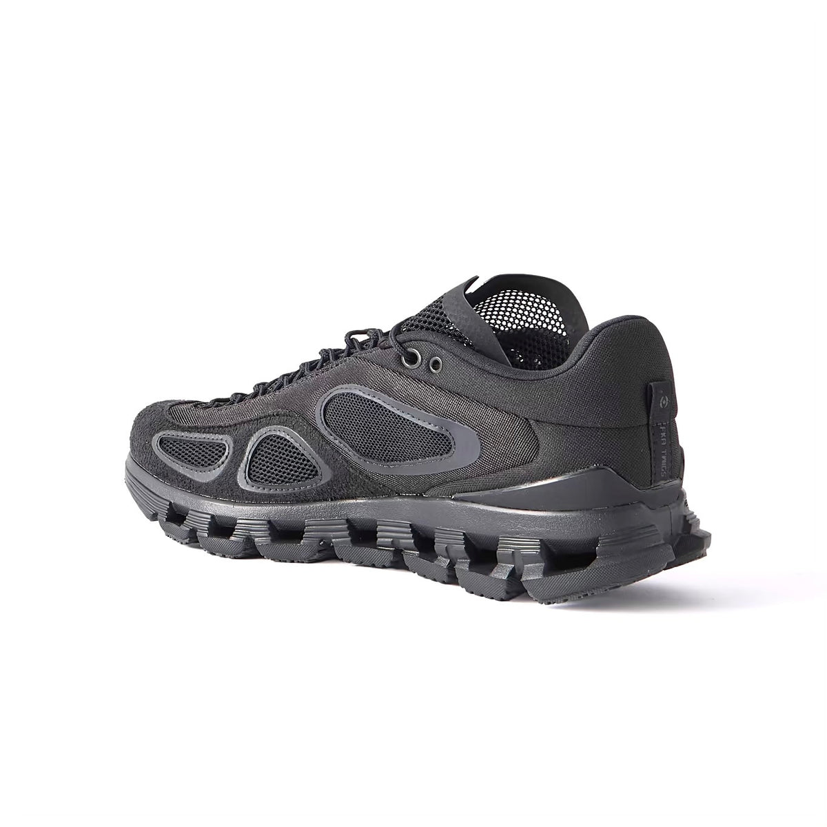 Winniemodo,Winnie modo,On Cloud X 4 FKA twigs sneaker,On Cloud X 4 FKA,On Cloud X 4 FKA black,On Cloud X 4 FKA sneaker,On Clo