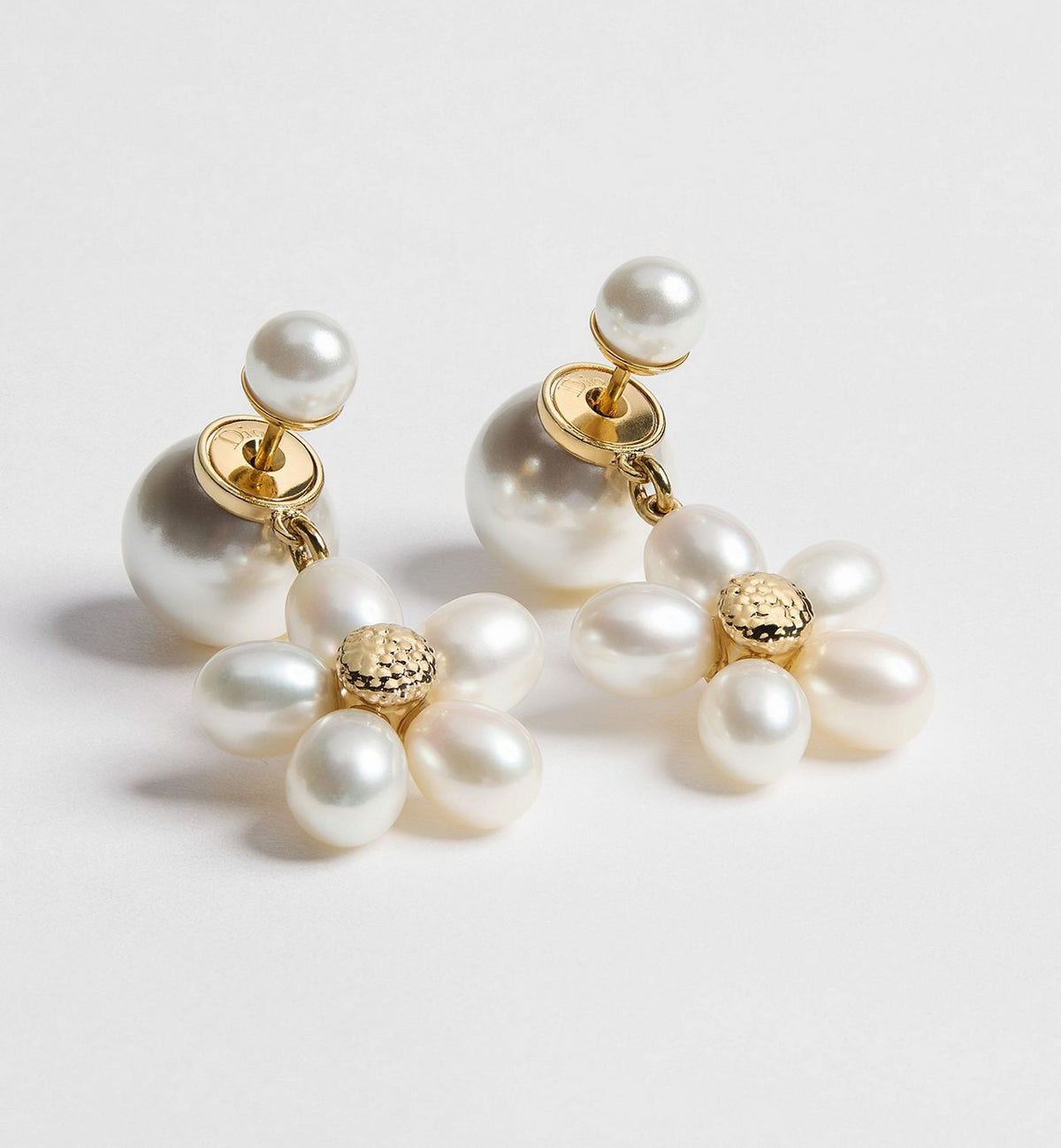 Winniemodo,Winniemodony,Dior pearls earrings,Dior Floral earrings,Dior Flower earrings,Dior earrings,Dior earrings sale,Dior