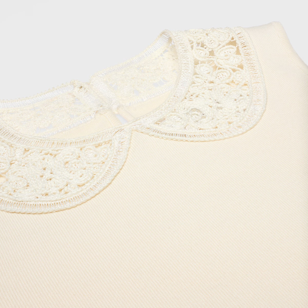 Celine RY0420H11.01OW,Celine sleeveless top,Celine sleeveless white top,Celine sleeveless vest,Celine sleeveless white vest,C
