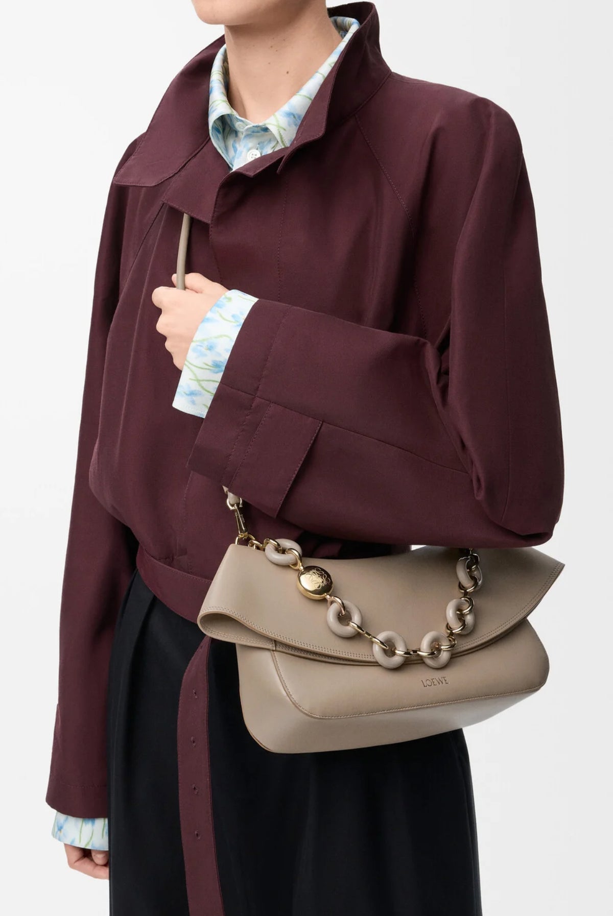 Winniemodo,Winnie modo,Loewe AP22P22X07,Loewe medium ola bag,Loewe bag,Loewe bag sale,Loewe ola bag,Loewe bag beige,Loewe ola