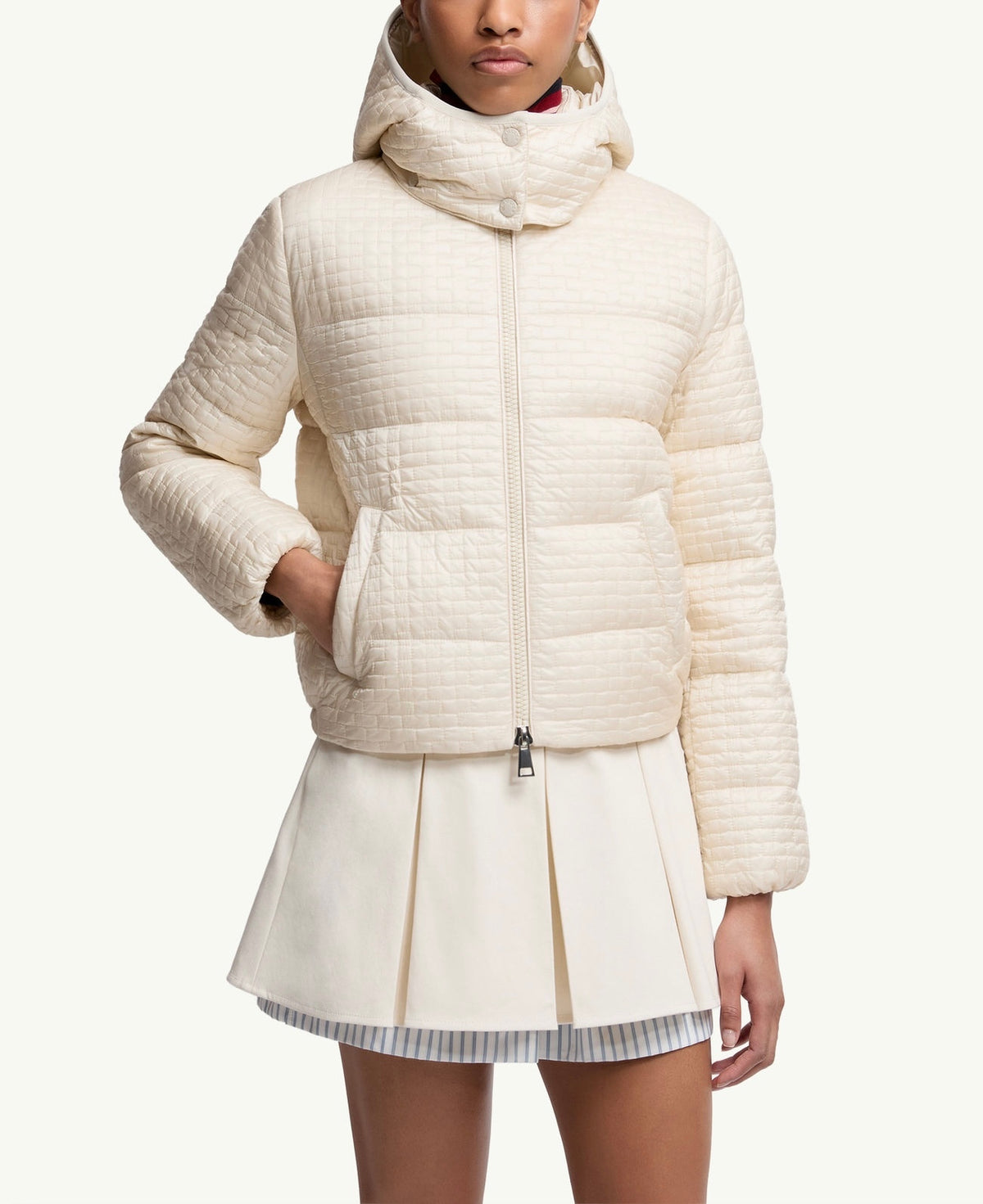 Winniemodo,Winnie modo,Moncler K20931A00006788QF,Moncler hooded short down,Moncler down,Moncler down beige,Moncler down beige