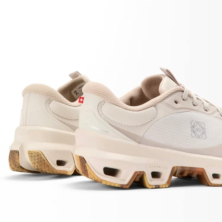 Loewe IDM929282,Loewe Cloudventure 2.0 sneaker sand, Loewe Cloudventure 2.0 sneaker,On Cloudventure Loewe 2.0,Loewe Cloudvent