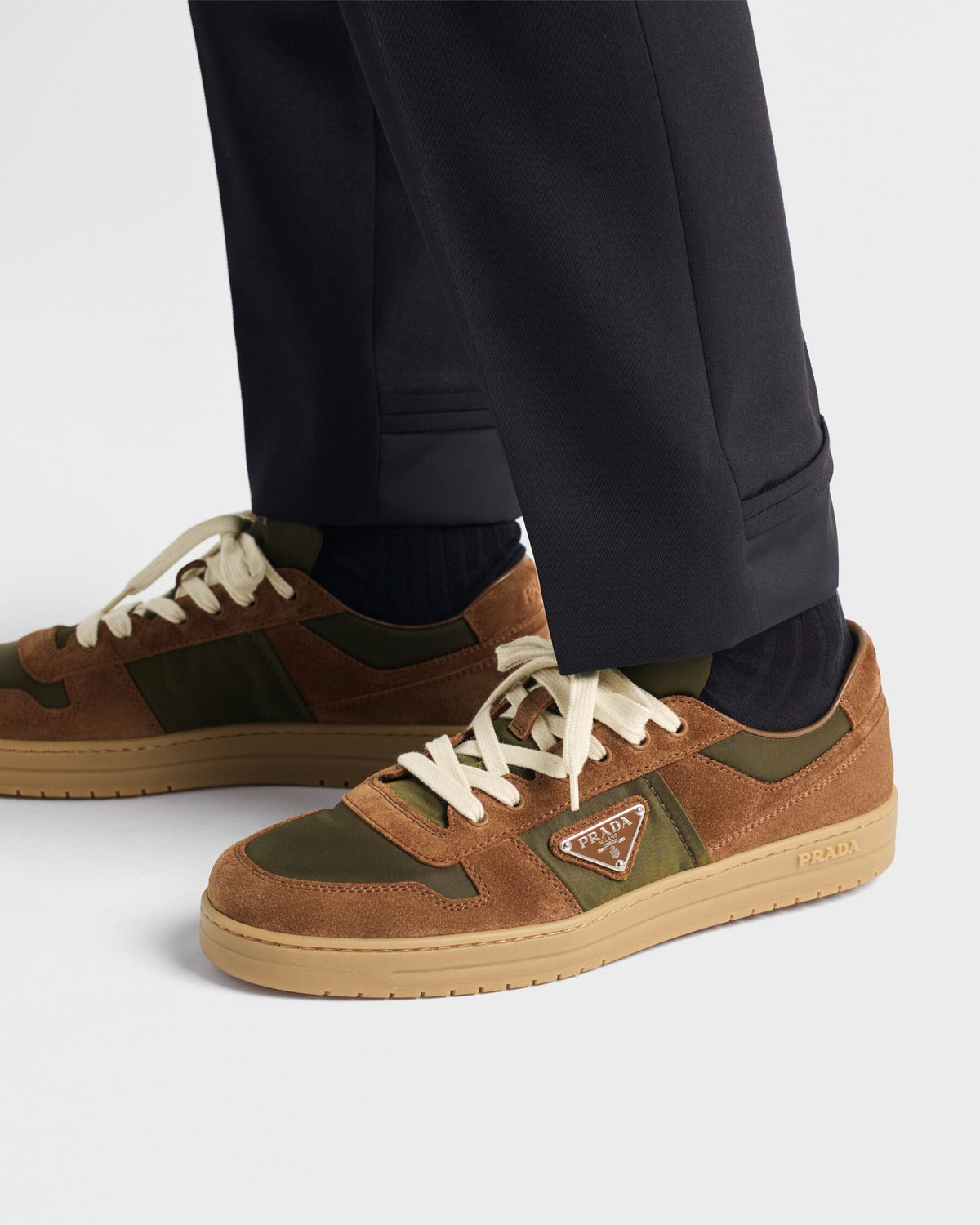 Winniemodo,Winniemodony,Prada sneaker men,Prada sneaker discount,Prada sneaker outlet, luxury footwear deals,outlet designer
