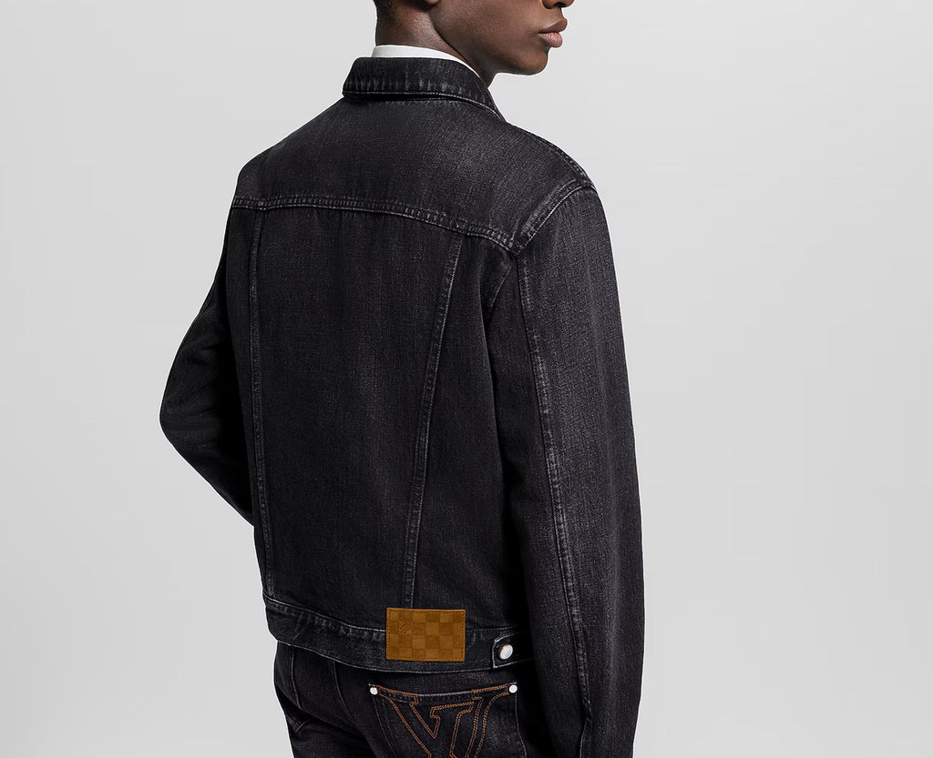 Winniemodo.Winnie modo,Louis Vuitton 1AILKE,LV 1AILKE,Louis Vuitton LV denim jacket,LV denim jacket,Louis Vuitton jacket,LV j