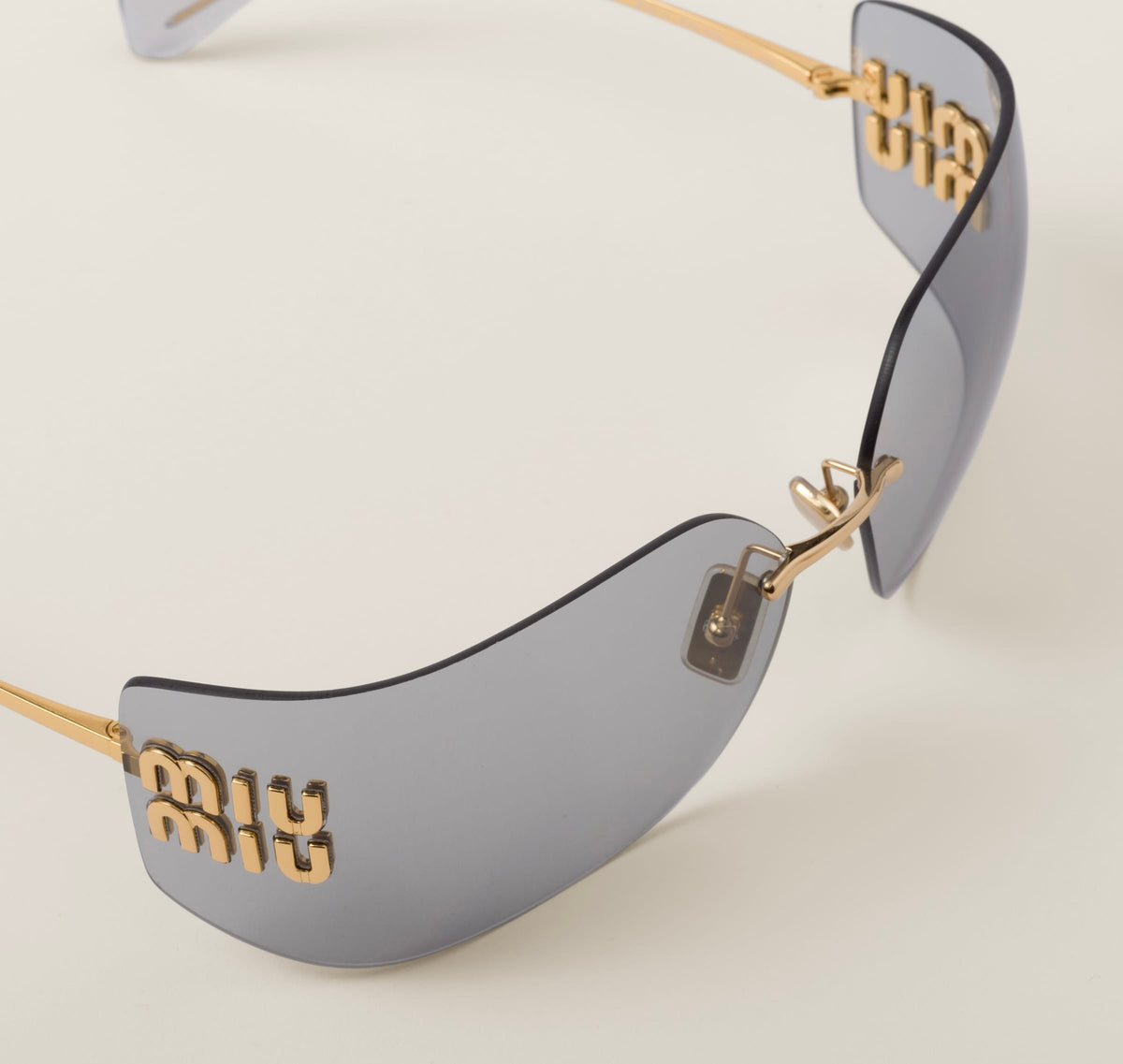 Winniemodo,Winniemodony,MIU MIU SMU54Y,Miu Miu Aube sunglasses,Miu Miu Aube sunglasses sale,Miu Miu sunglasses outlet,Miu Miu