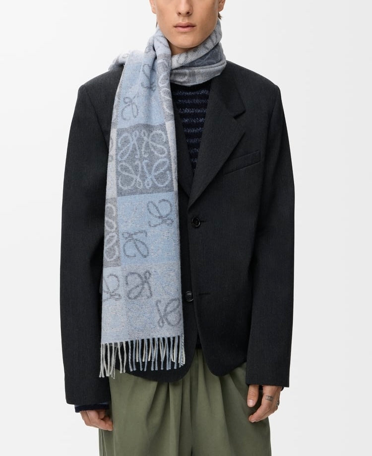 Winniemodo,Winnie modo,Loewe F810487X17,Loewe scarf cashmere,Loewe scarf,Loewe scarf sale,Loewe Anagram scarf,Loewe Anagram s