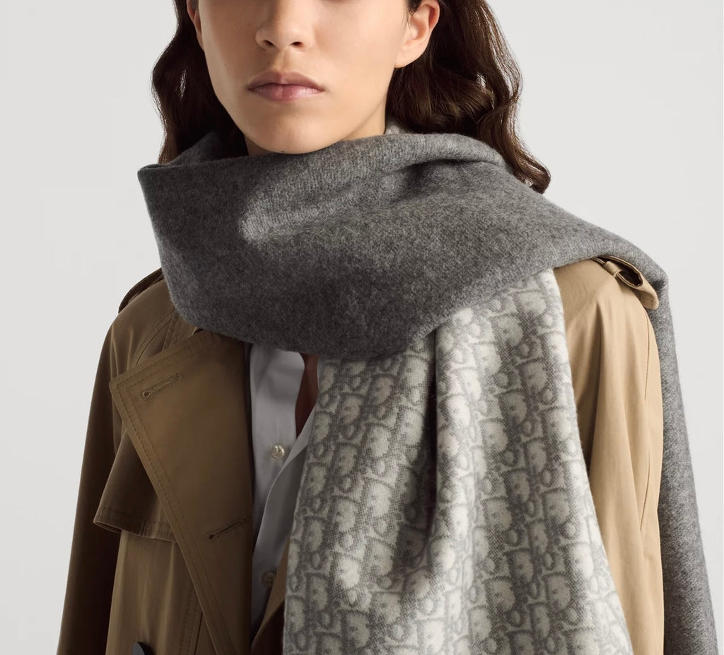 Winniemodo,Winnie modo,Dior 25CDO309I093,Dior oblique scarf,Dior scarf,Dior scarf sale,Dior scarf grey,Dior monogram scarf,Di