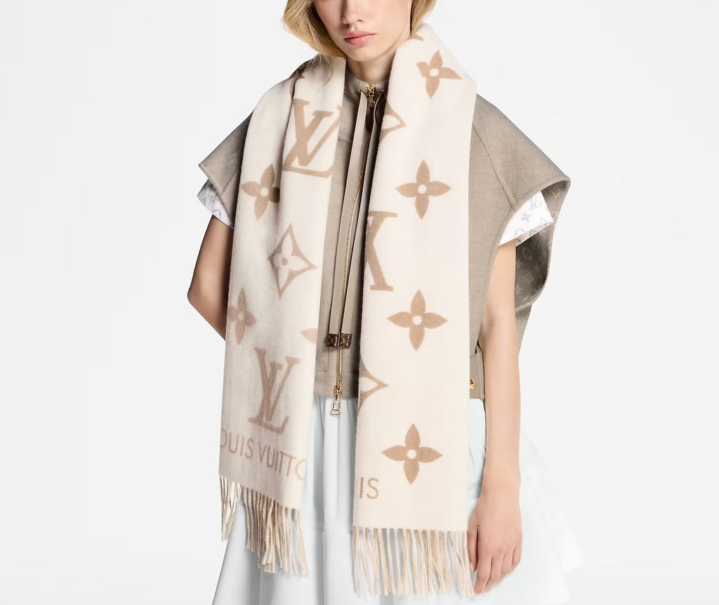 Winniemodo,Winniemodony,Louis Vuitton M78123,LV M78123,Louis Vuitton Reykjavik scarf beige,LV Reykjavik scarf sale,Louis Vuit