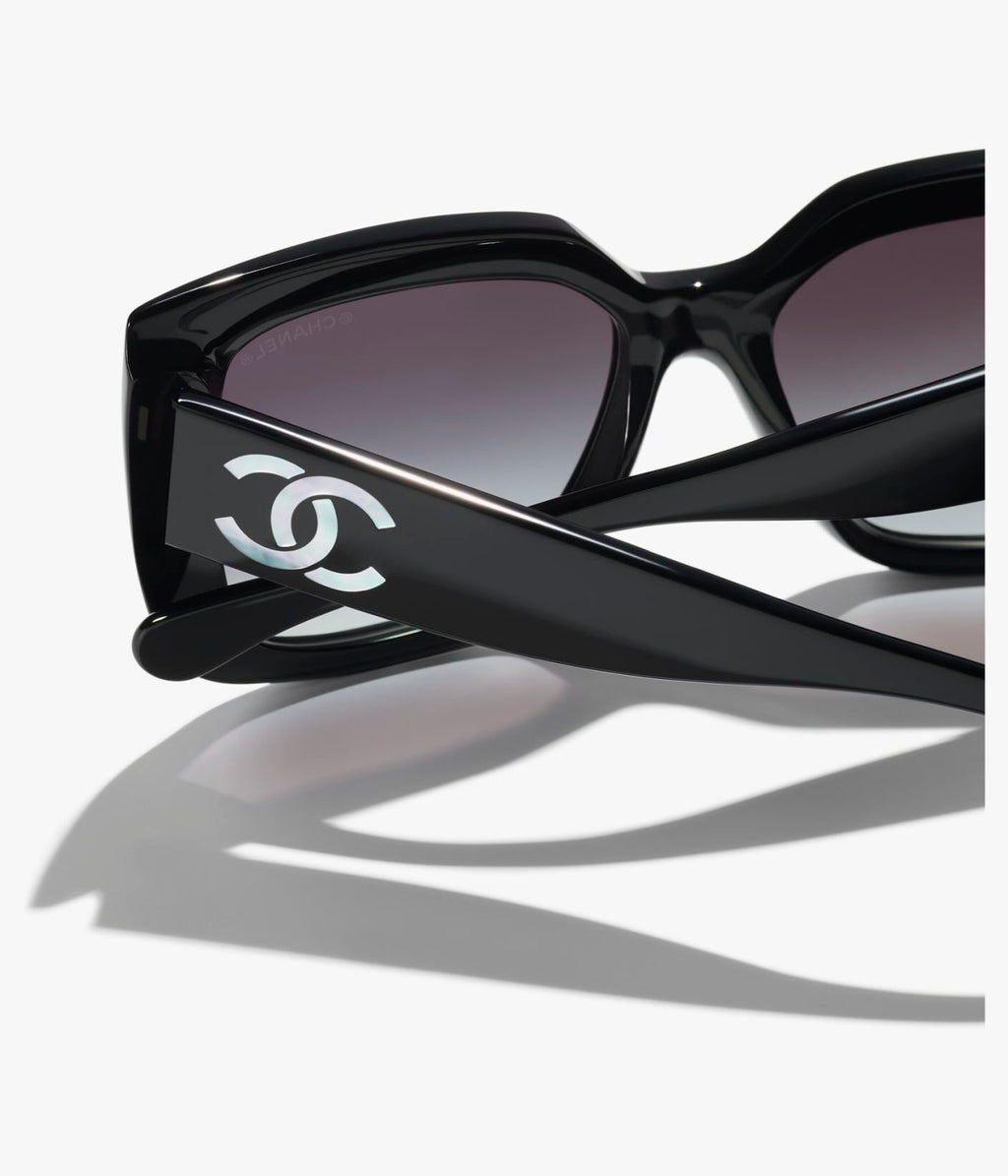 Winniemodo,Winniemodony,Chanel A71767,Chanel butterfly sunglasses,Chanel butterfly sunglasses black,Chanel sunglasses black s