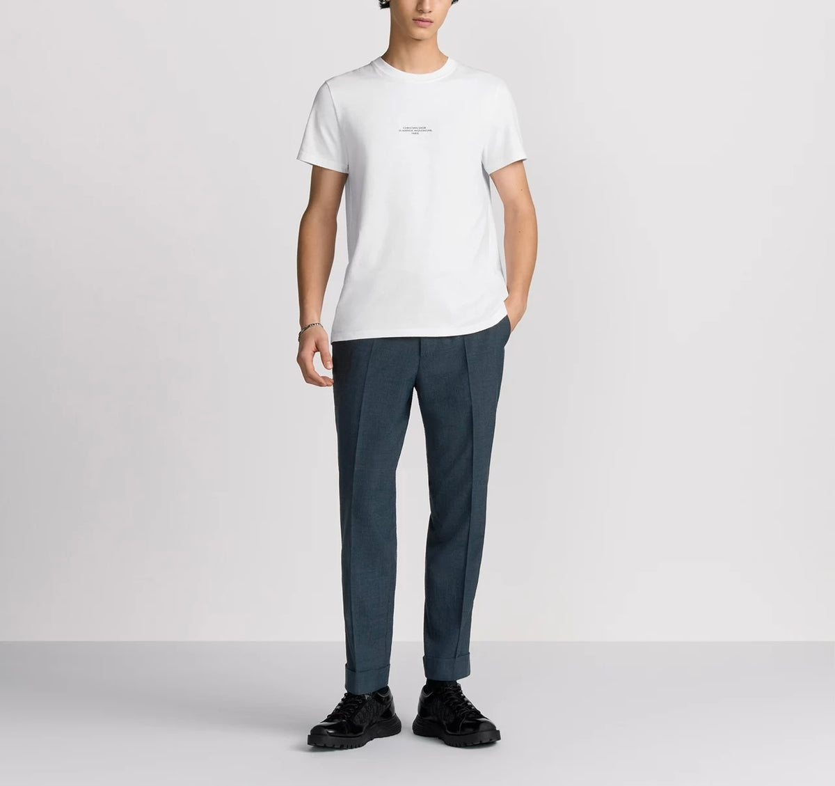 Dior 593J668D3018,Winniemodo,Winnie modo,Dior Montaigne T-shirt,Dior white T-shirt,Dior white tee,Dior T-Shirt,Dior tee,Dior