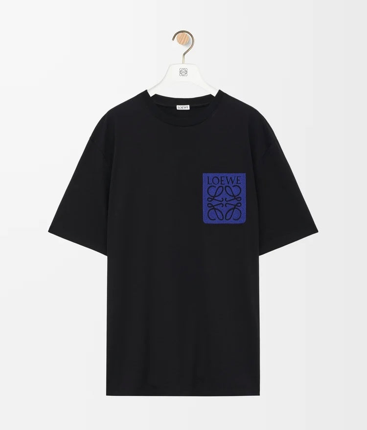 Loewe H526Y22XAT,Loewe relaxed fit T-shirt,Loewe pocket t-shirt,Loewe black pocket t-shirt,Loewe black t-shirt 2025,Loewe bla