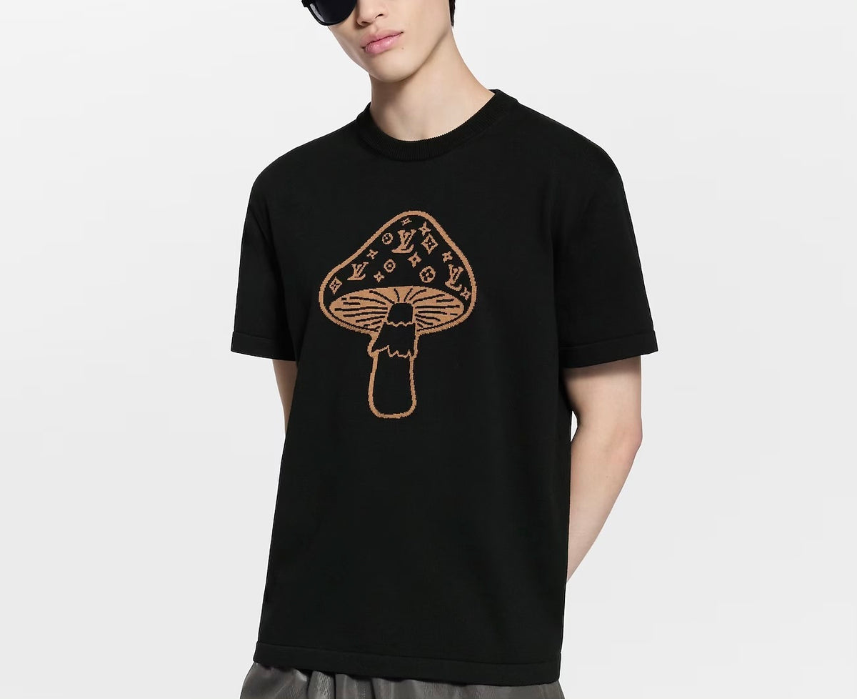 Winniemodo,Winnie modo,Louis Vuitton 1AJBUX,LV 1AJBUX,Louis Vuitton t-shirt,Louis Vuitton t-shirt mushroom,LV t-shirt,LV shir