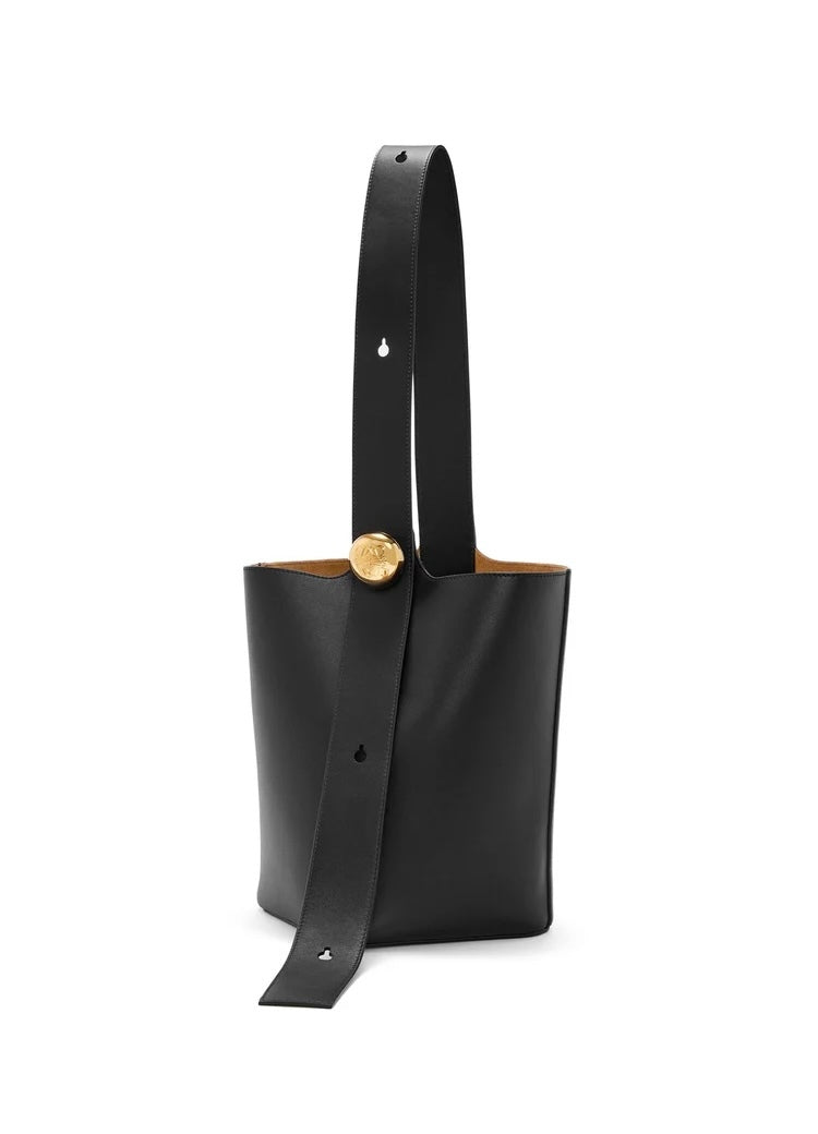 LOEWE bag,loewe ,loewe bag on sale,loewe bag online shop,loewe bag outlet,loewe ,Loewe medium pebble bucket bag in mellow cal