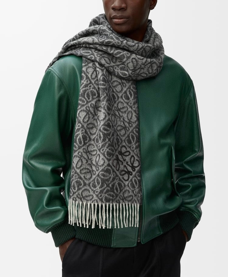 Winniemodo,Winnie modo,Loewe F811SS1X01,Loewe scarf cashmere,Loewe scarf,Loewe scarf sale,Loewe Anagram scarf,Loewe Anagram s
