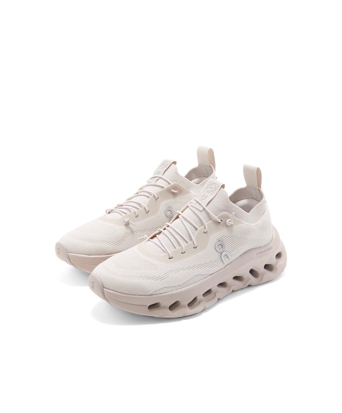 Loewe Cloudtilt sneaker, Loewe x on cloud, Loewe x on cloudtilt sneakers, Loewe on cloud sneaker, on cloud x Loewe sneaker, L