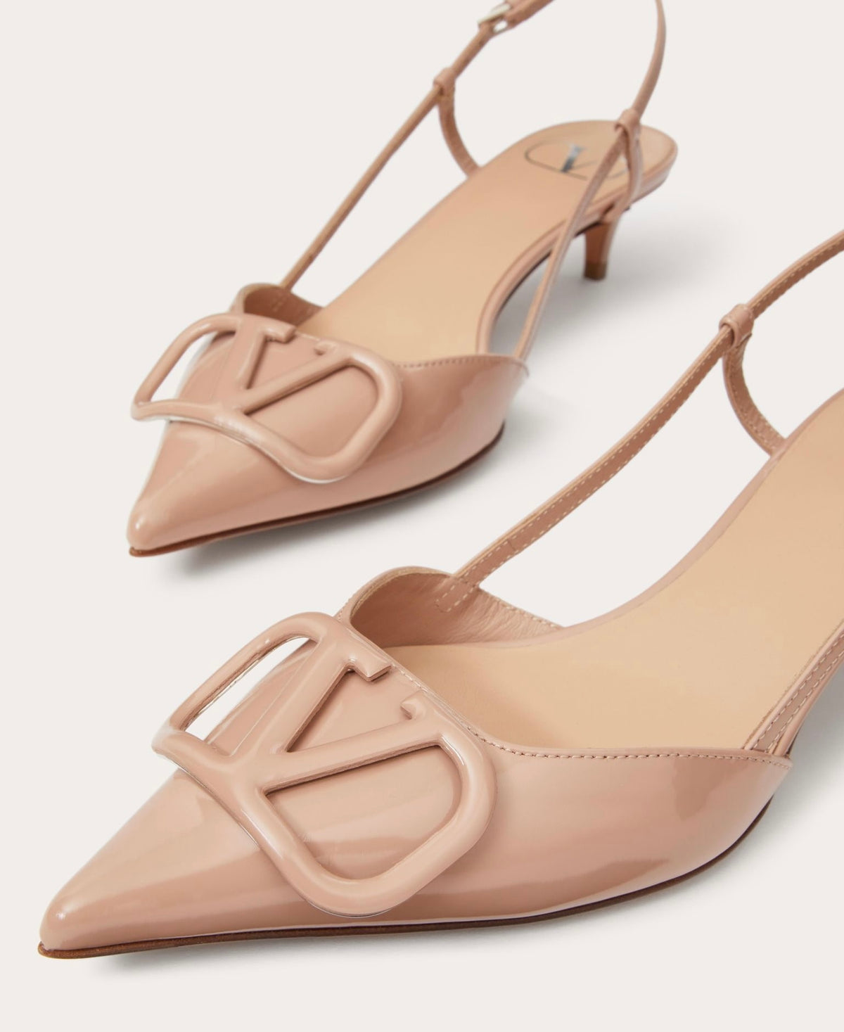 Winniemodo,Winnie modo,VALENTINO GARAVANI pumps,VALENTINO vlogo pumps,VALENTINO slingback pumps,VALENTINO vlogo slingback pum