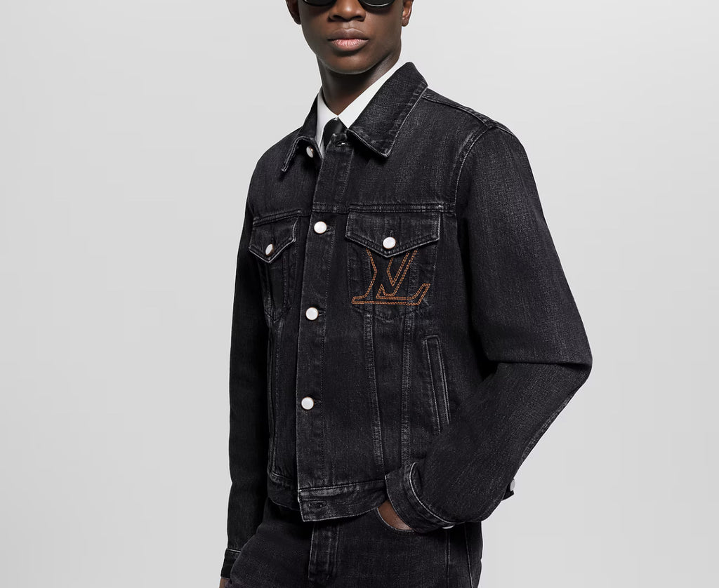 Winniemodo.Winnie modo,Louis Vuitton 1AILKE,LV 1AILKE,Louis Vuitton LV denim jacket,LV denim jacket,Louis Vuitton jacket,LV j