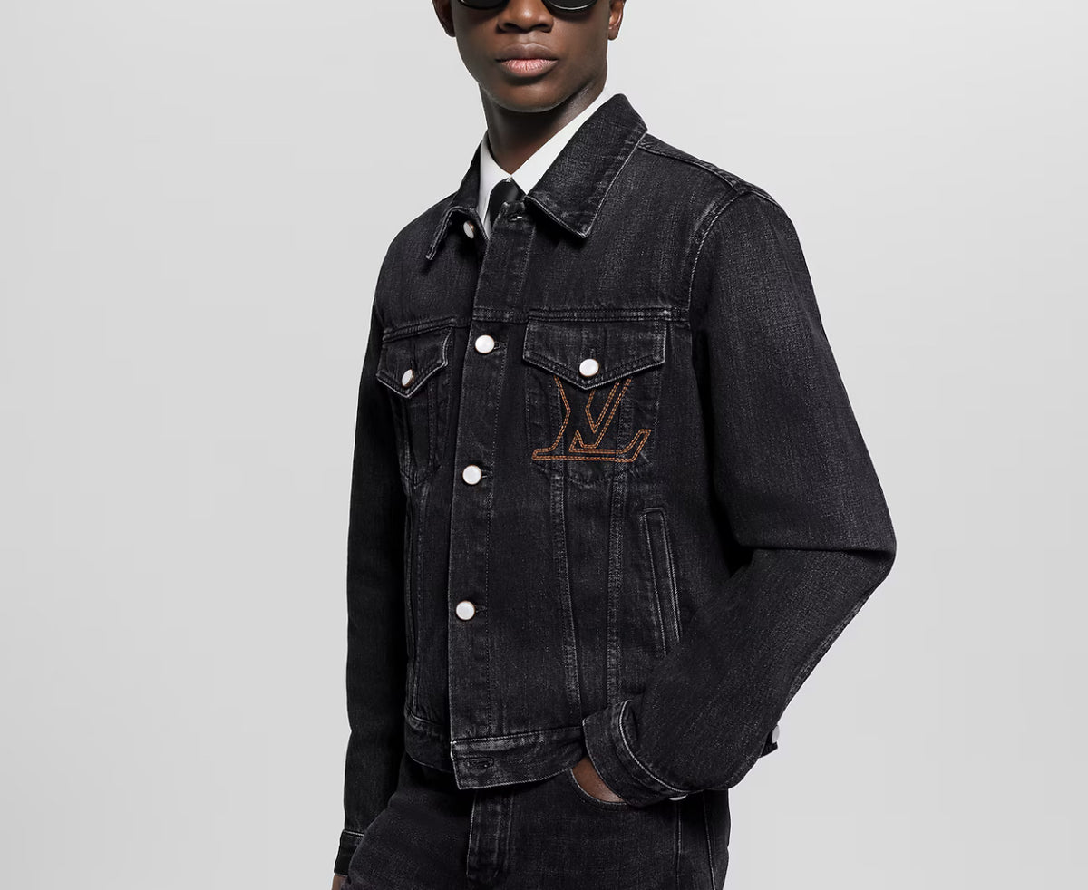 Winniemodo.Winnie modo,Louis Vuitton 1AILKE,LV 1AILKE,Louis Vuitton LV denim jacket,LV denim jacket,Louis Vuitton jacket,LV j