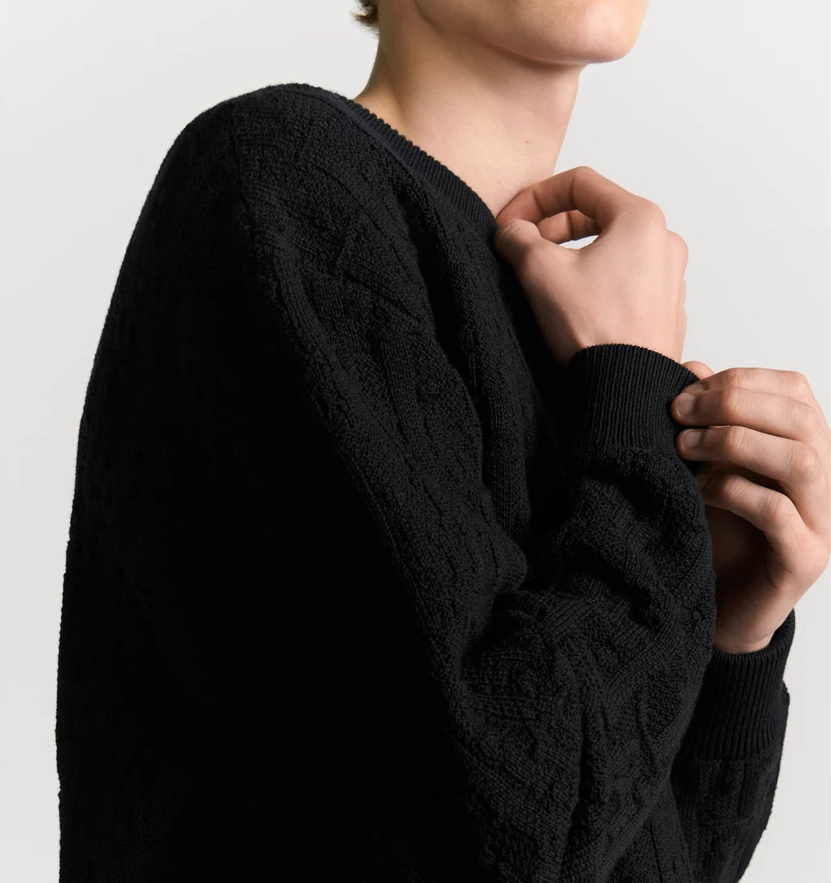 WinnieModo,Winnie modo,Dior 513M634A7003,Dior oblique sweater,Dior sweater,Dior sweater sale,Dior monogram sweater,Dior sweat