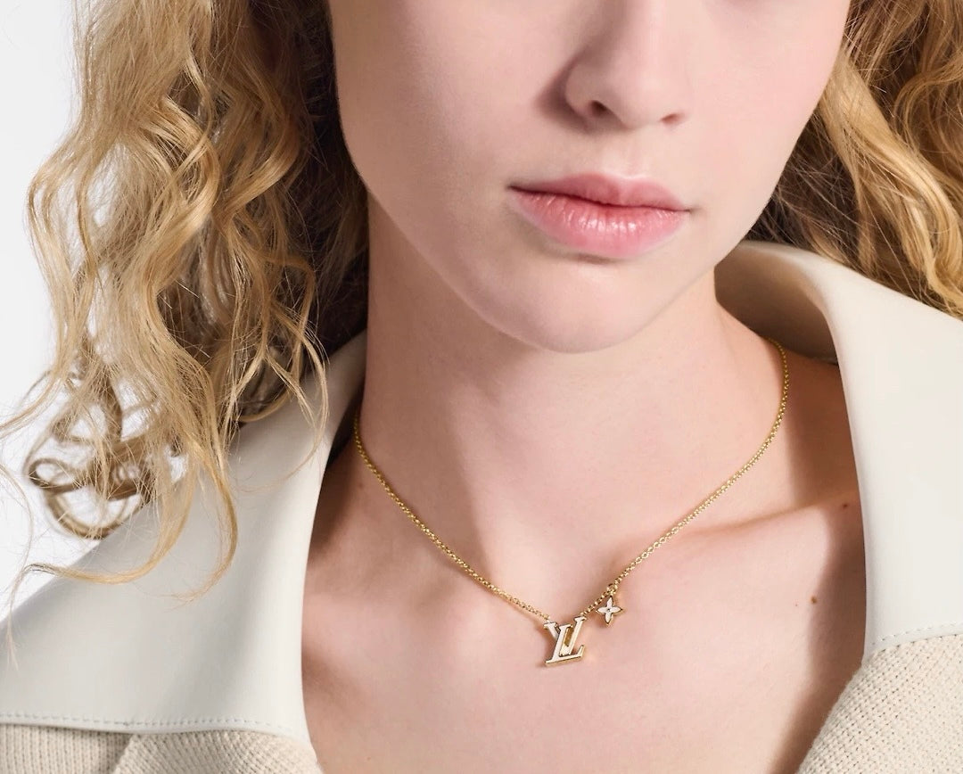 Louis Vuitton LV iconic enamel necklace,LV iconic enamel necklace,Louis Vuitton necklace,LV logo necklace,LV necklace,LV neck