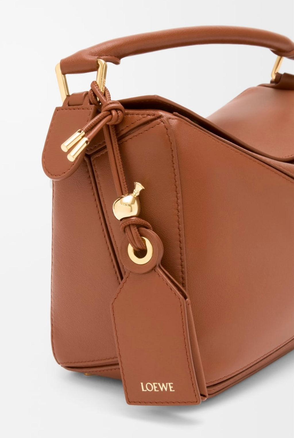 Loewe puzzle bag,Loewe puzzle brown bag,Loewe puzzle bag small,Loewe small featherlight puzzle bag,Loewe bag,Loewe Lambskin p