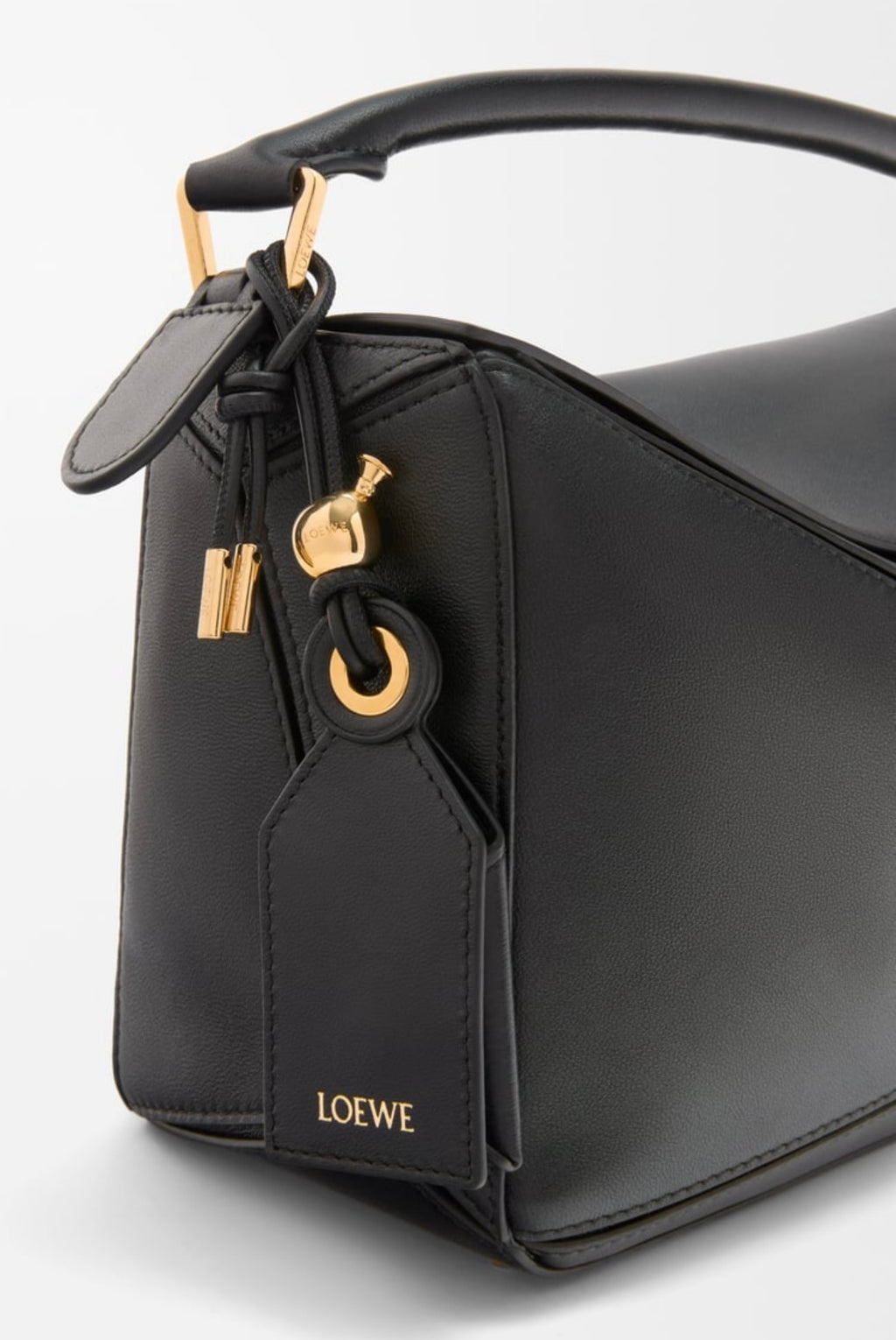 Loewe puzzle bag,Loewe puzzle black bag,Loewe puzzle bag small,Loewe small featherlight puzzle bag,Loewe bag,Loewe Lambskin p
