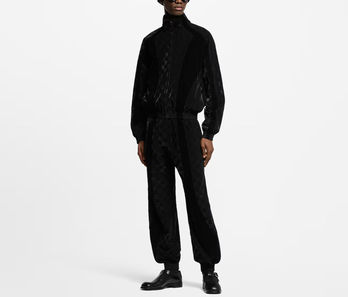 Winniemodo,Winnie modo,Louis Vuitton 1AHCDQ,LV 1AHCDQ,Louis Vuitton Damier track pants,LV Damier track pants,Louis Vuitton pa