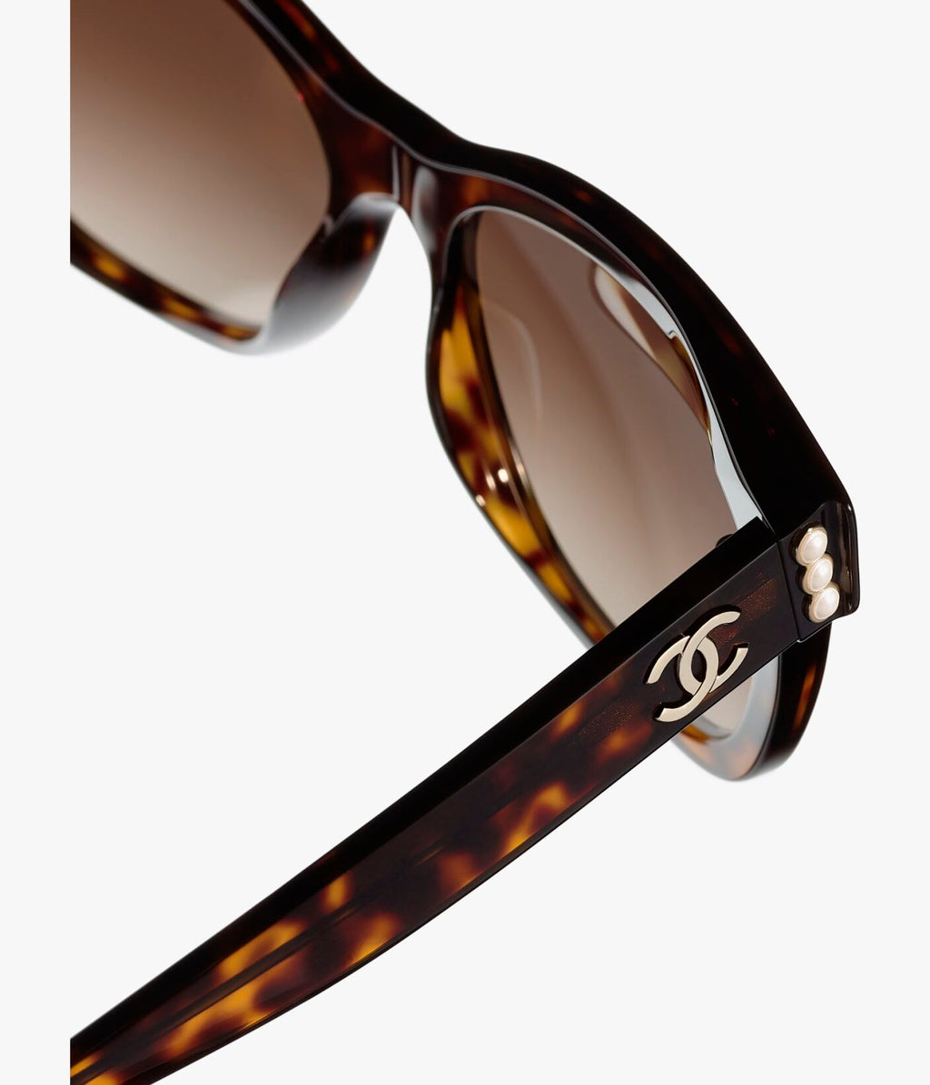 Winniemodo,Winniemodony,Chanel A71494,Chanel square 5480 sunglasses,Chanel square sunglasses tortoise,Chanel sunglasses torto