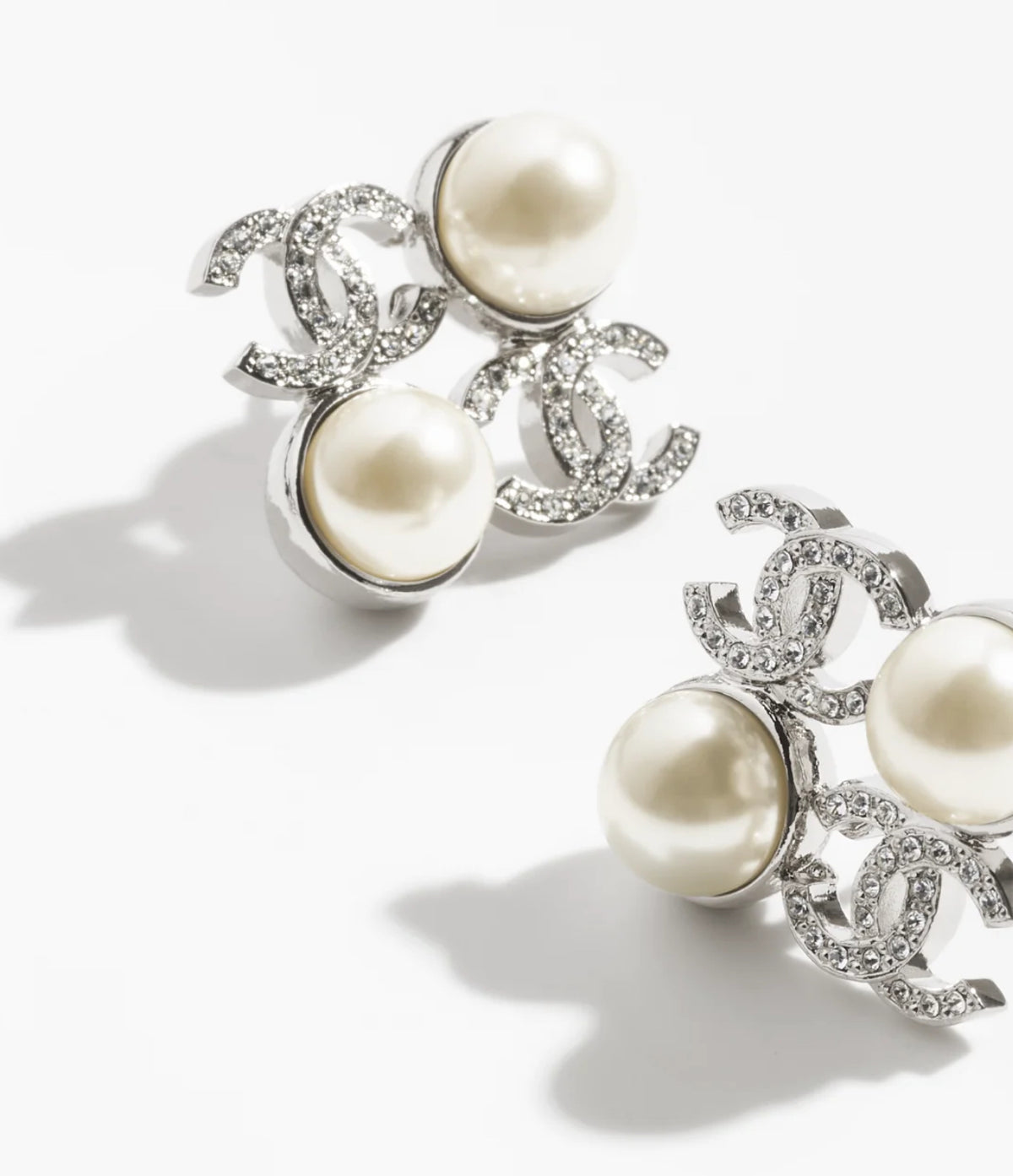 Chanel 25C stud earrings,Chanel pearl earrings,Chanel crystal pearl earrings,Chanel crystal earrings,Chanel crystal earrings