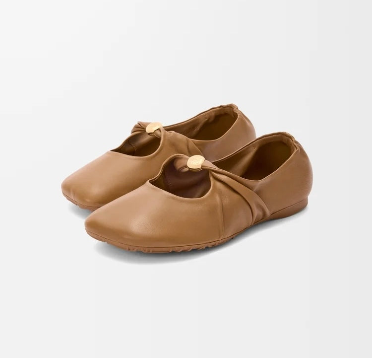 Loewe IDL815466X46,Loewe pebble soft ballerina in nappa lambskin,Loewe ballerina flats,Loewe ballerina flats yellow,Loewe bal