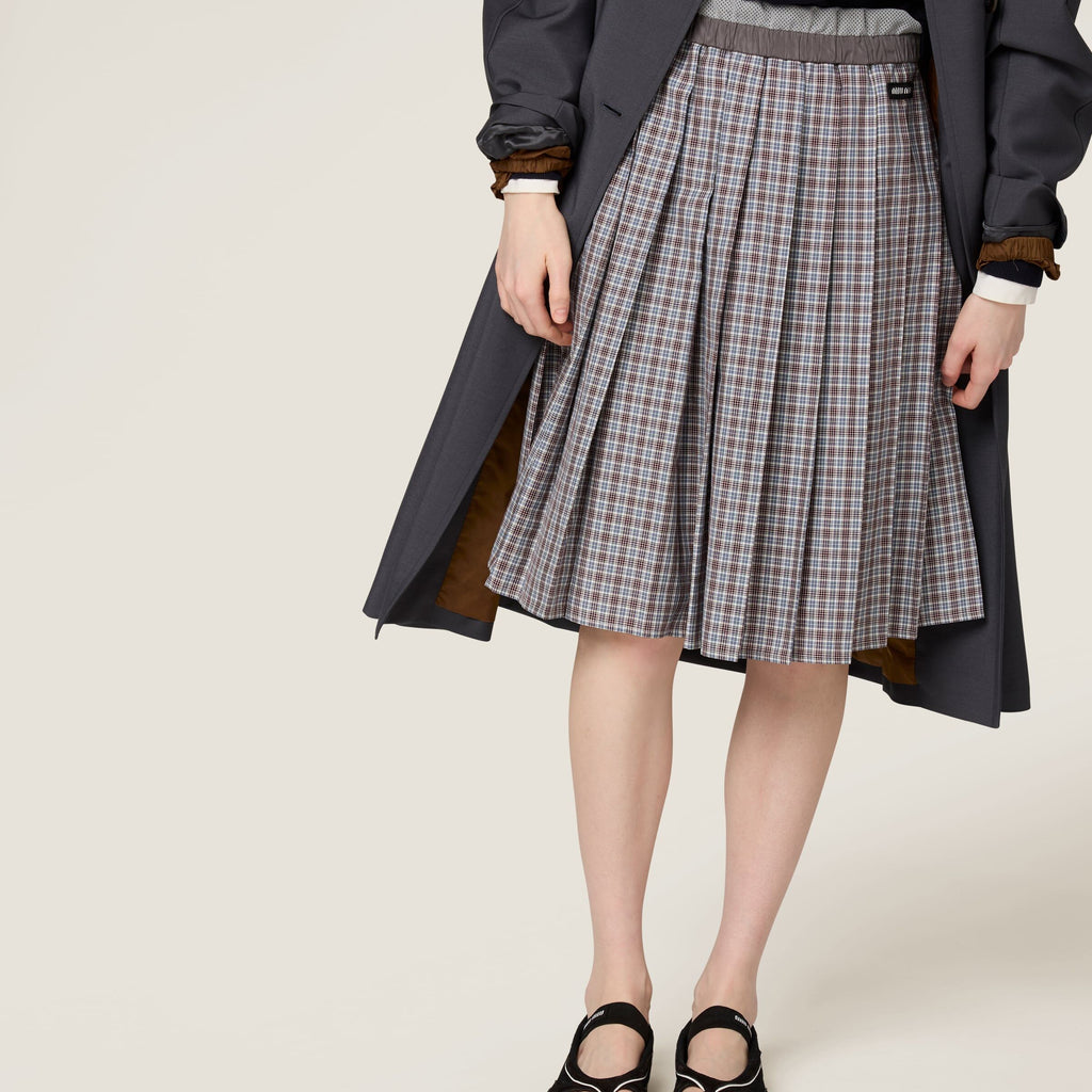 MIU MIU MG2467SOOO17LX,Miu Miu pleated check skirt,MIU MIU checkered skirt,MIU MIU burgundy checkered skirt,MIU MIU skirt,Miu