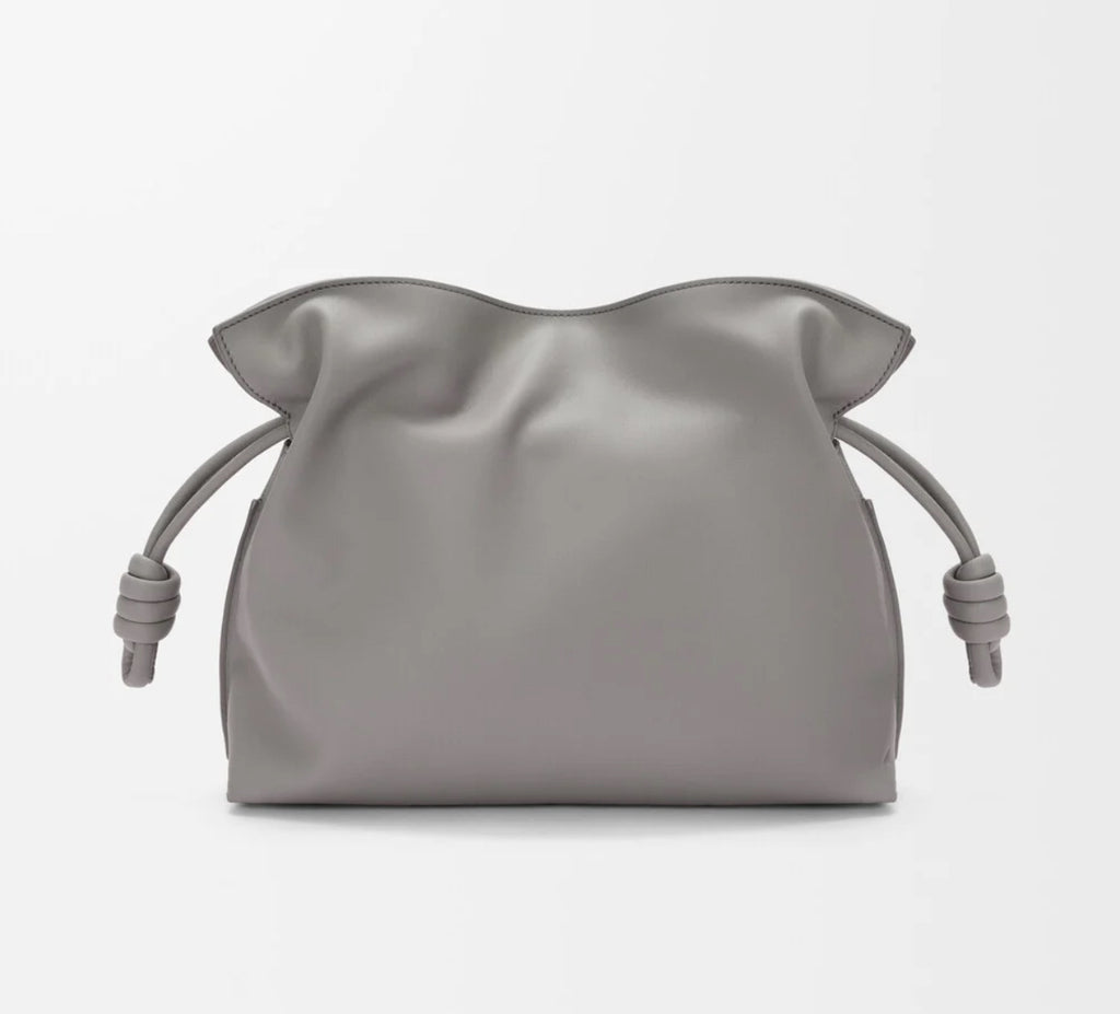 Winniemodo,Winnie modo,Loewe A411FC1XDD,Loewe bag,Loewe bag sale,Loewe flamenco bag,Loewe flamenco medium,Loewe flamenco medi