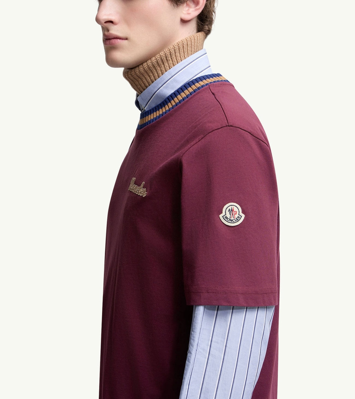 Winniemodo,Winniemodony,Moncler k20918c00022,Moncler embroidered logo T-shirt,Moncler t-shirt burgundy,Moncler tee burgundy,M